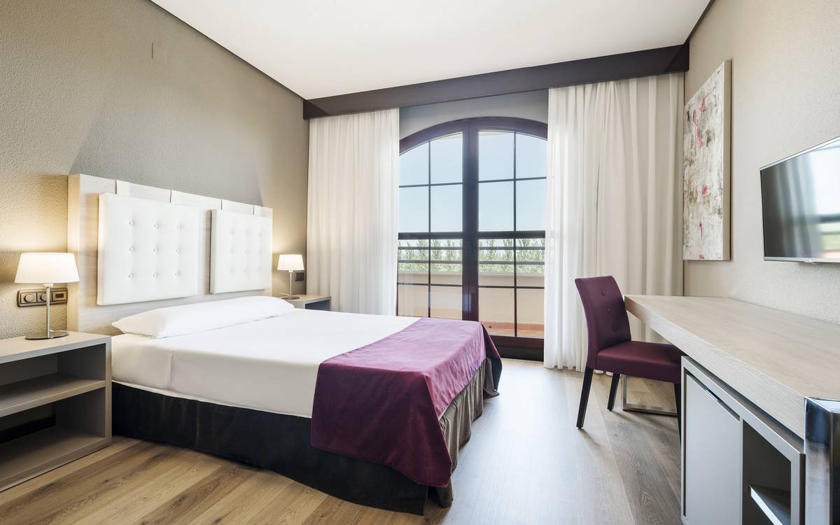 Rooms with patio Hotel ILUNION Golf Badajoz