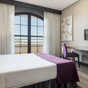 Standard double room Hotel ILUNION Golf Badajoz