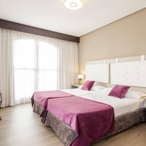 Triple room Hotel ILUNION Golf Badajoz